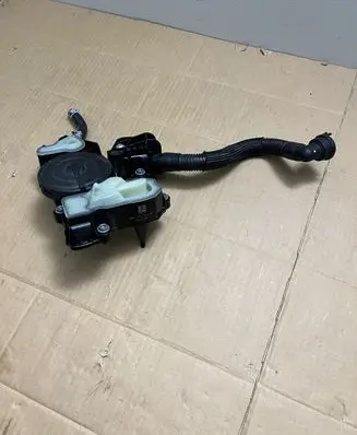 Audi A3 S3 8V Oil breather separator 06K103495AS 06K638A