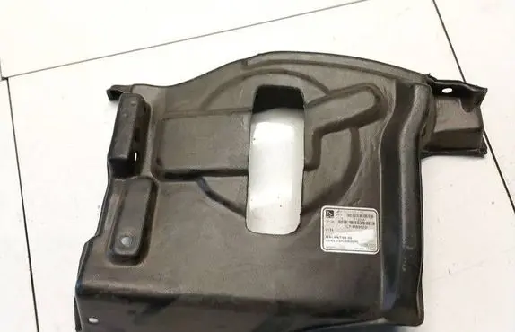 Mitsubishi Galant Engine splash shield/under tray LTMB9003