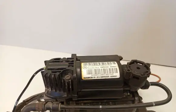 Mercedes-Benz E W211 Air suspension compressor 21132003040 10314037443