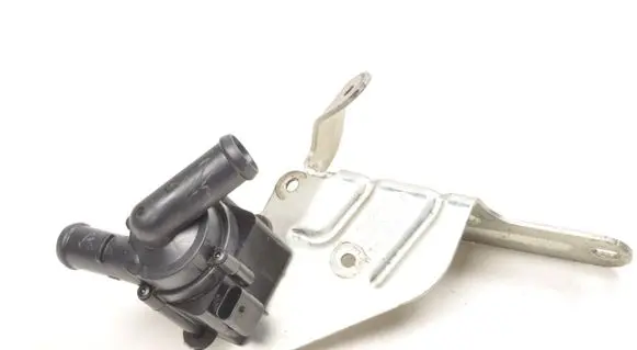 Volvo XC40 Water pump 31461909