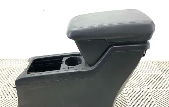 Opel Antara Armrest 