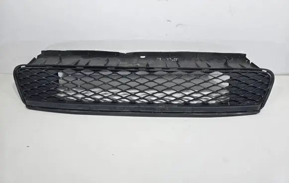 Toyota Auris 150 Front bumper lower grill 5311202320