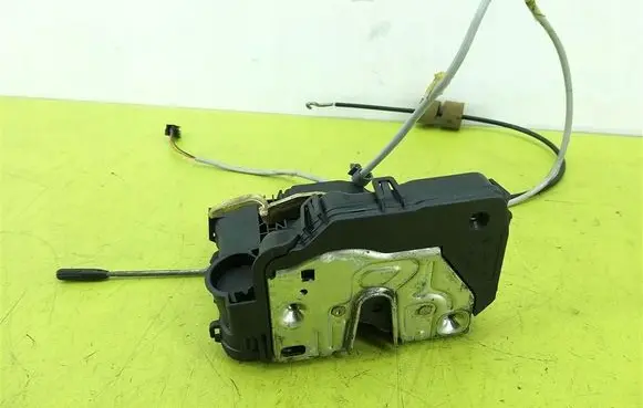 Mercedes-Benz C W203 Front door lock