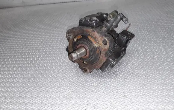 Renault Scenic I Fuel injection high pressure pump 7700111010