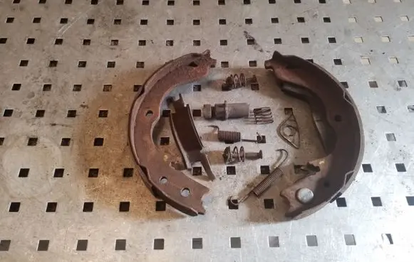 Subaru Outback Handbrake/parking brake pads 