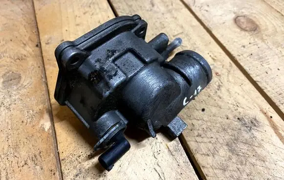 Mercedes-Benz E W211 Thermostat a646200
