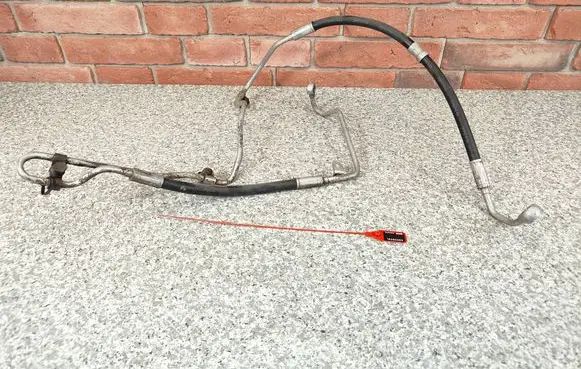 Power steering hose/pipe/line