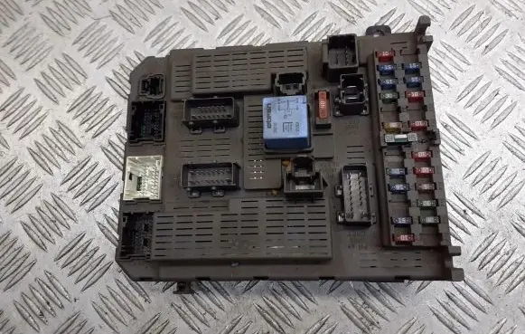 Citroen C5 High voltage junction box 9637466180