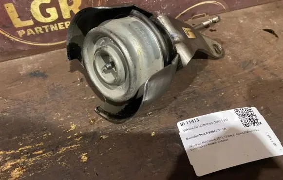 Mercedes-Benz C W204 Turbo system vacuum part 