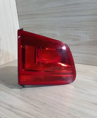 Volkswagen Tiguan Tailgate rear/tail lights 178957