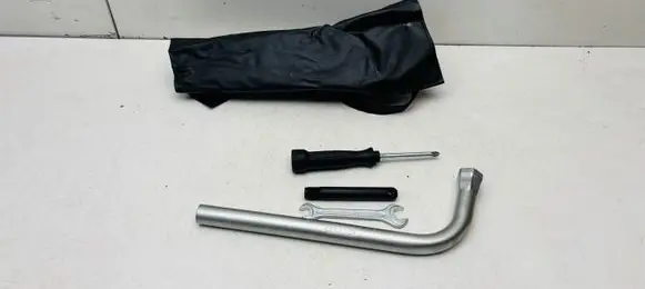 Audi Q8 e-tron Tool set 8N0012219