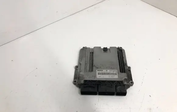Opel Vivaro Engine control unit/module 237103984R 0281031363
