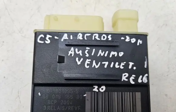 Citroen C5 Aircross Coolant fan relay 9801916680