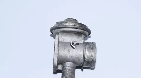 BMW 5 E39 EGR valve 7785452