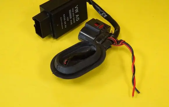Volkswagen PASSAT B5.5 Fuel injection pump control unit/module 1K0906093D