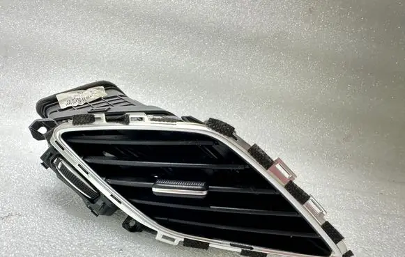 Hyundai i40 Dash center air vent grill 974103Z000