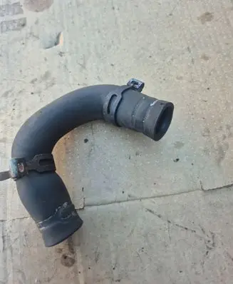 Coolant pipe/hose