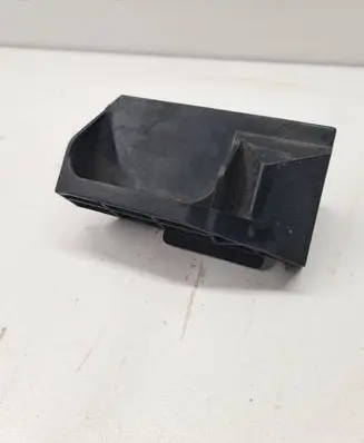BMW 7 E65 E66 Radiator mount bracket 7508016
