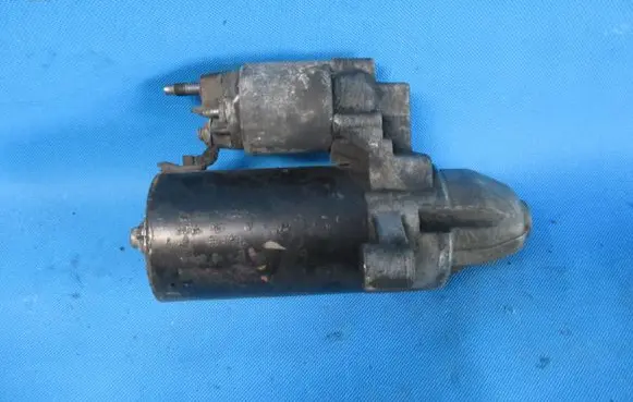 Mini One - Cooper Coupe R56 Starter motor 7823314