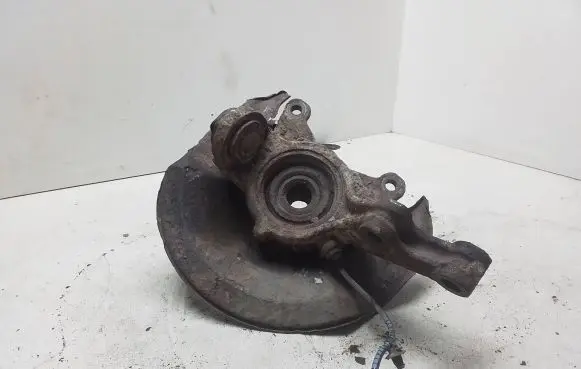 Honda FR-V Front wheel hub spindle knuckle