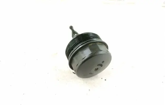 Oil filter mounting bracket