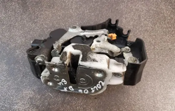Mitsubishi Colt Front door lock