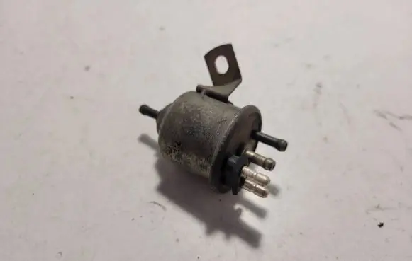 Audi 100 S4 C4 Valve vacuum 034906283