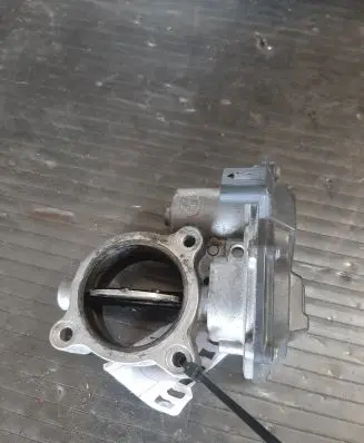 BMW 4 F32 F33 Throttle valve 7810752