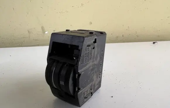 Audi A6 S6 C5 4B Headlight level height control switch 4B0919094