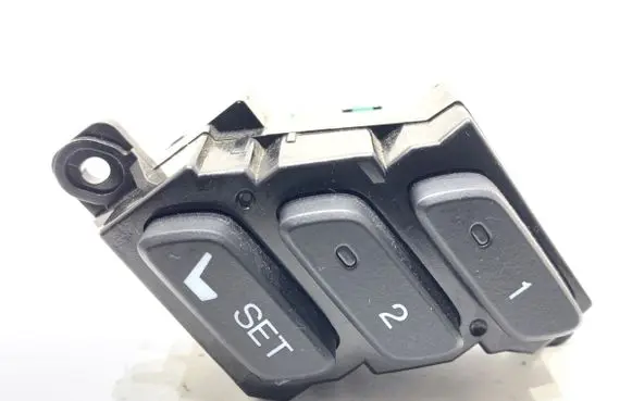 Honda CR-V Seat control switch M38008