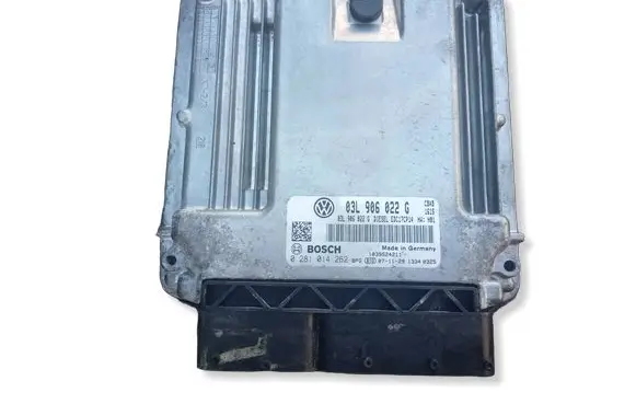 Volkswagen Tiguan Engine control unit/module 03L906022G 0281014262