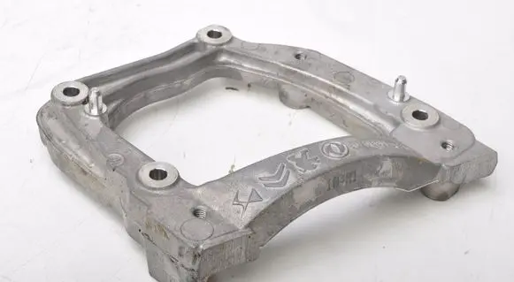 Citroen C4 III e-C4 A/C compressor mount bracket 9826641380
