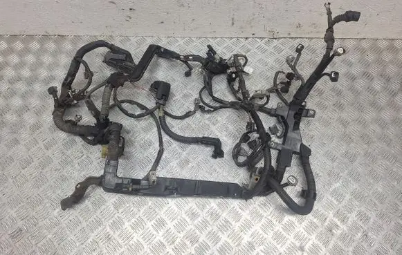 Toyota Verso Engine installation wiring loom 821210F180 8281705480