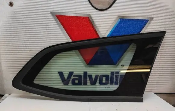 Peugeot 308 Rear side window 9805551280