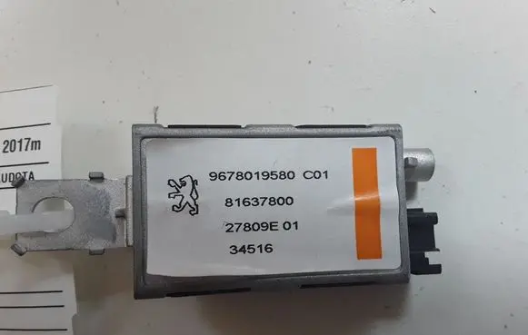 Peugeot 3008 II Aerial antenna amplifier 9678019580