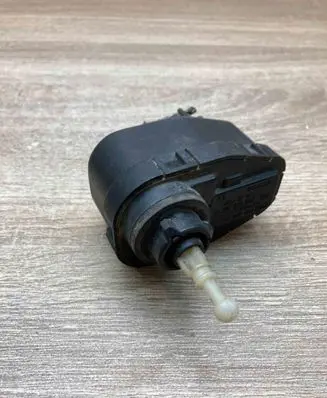 Volkswagen Golf III Headlight level adjustment motor 1H0941295A 0307851349 WithPlug