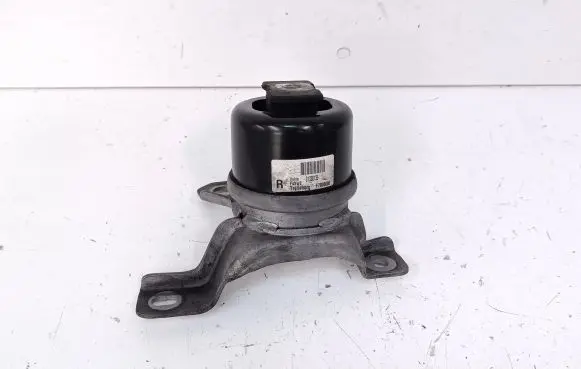 Volvo XC60 Engine mount bracket 31330135