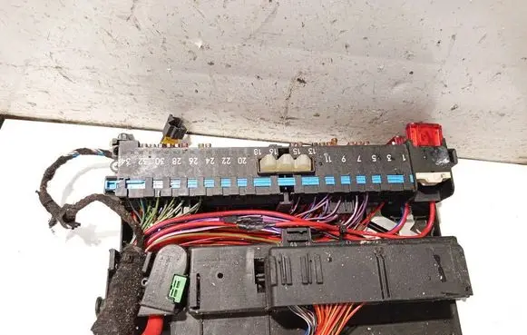 BMW 3 E46 Fuse box set 8387153 mr19991027