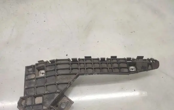 Honda FR-V Rear bumper mounting bracket