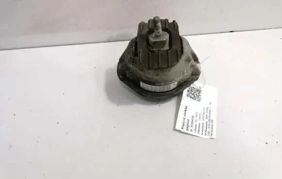 BMW 5 E60 E61 Engine mount bracket 6769874