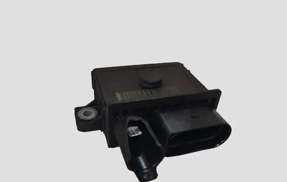 BMW 3 E90 E91 Glow plug pre-heat relay 779800006 0522120102