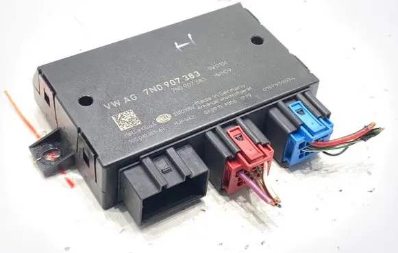 Volkswagen PASSAT B7 Tow bar trailer control unit/module 7N09073833