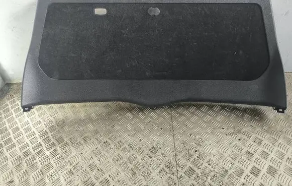 Mercedes-Benz ML W164 Tailgate trim A1647401470