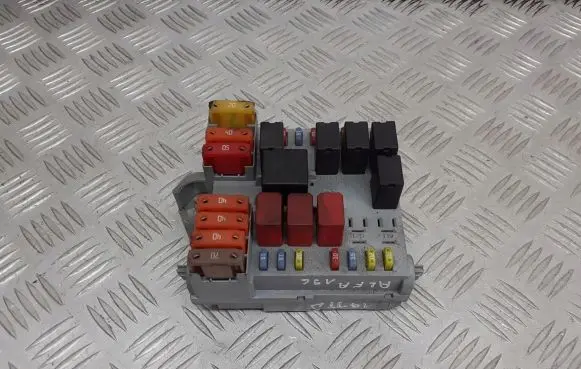 Alfa Romeo 159 Fuse box set 50508214