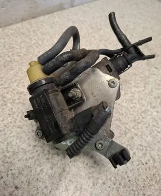 Ford B-MAX Vacuum pump CM5G2A451GA D87TA 20121214