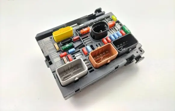 Fiat Scudo Fuse module 9664706080