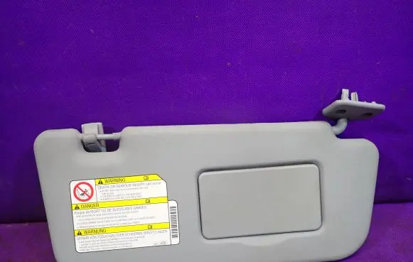 Mitsubishi Colt Sun visor