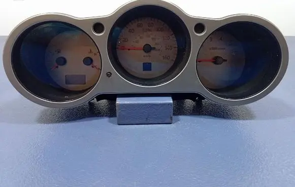 Nissan Maxima A34 Speedometer (instrument cluster) 