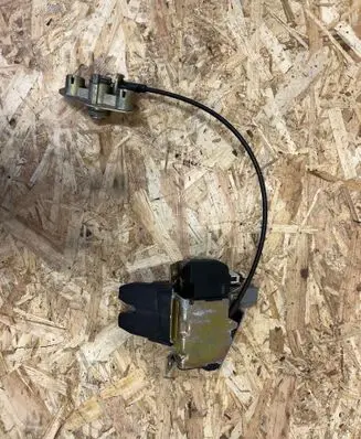 Volvo S60 Tailgate/trunk/boot lock/catch/latch 8679694