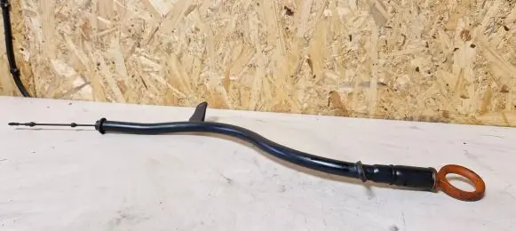 Volkswagen PASSAT B6 Oil level dip stick 03g103634